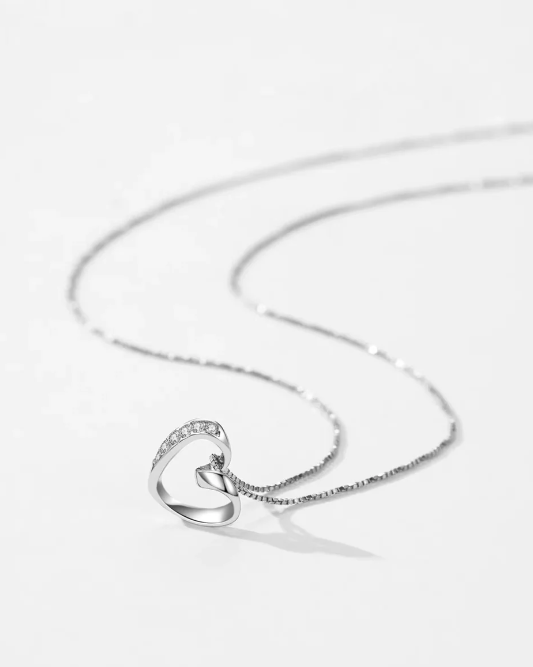 Éloise Heart Necklace
