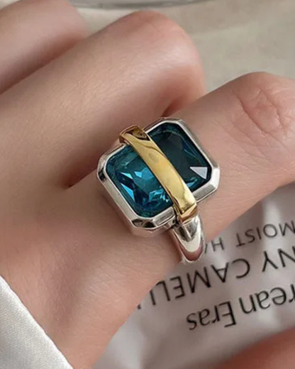 Emerald Royale Ring