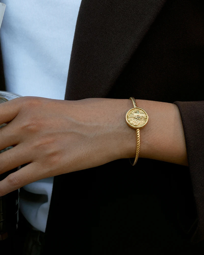 Aurelia Cuff